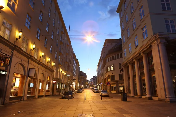 Bergen de noche, Noruega — Foto de Stock