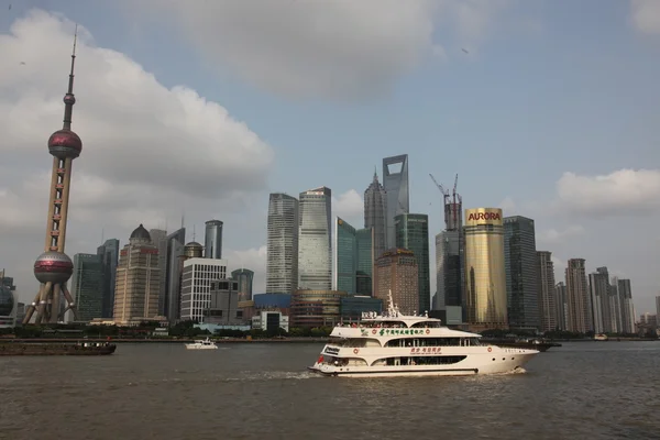 Shanghai Architektur über dem Fluss — Stockfoto