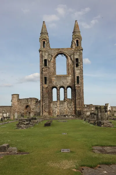 Руины собора Святого Эндрюса в Сент-Эндрюсе, Шотландия — стоковое фото