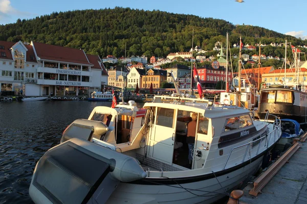 Sailing yacht in the harbor of Bergen. Norway — Stockfoto