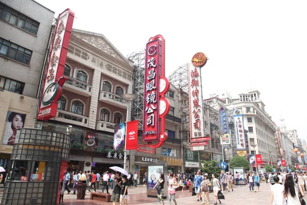 शंघाई, चीन की सड़कों पर — स्टॉक फ़ोटो, इमेज