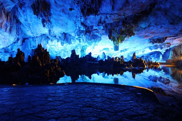 Grotte di flauto Reed a Guilin, provincia del Guangxi, Cina — Foto Stock