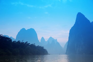 Mavi mt - li Nehri yakınında yangshuo, guangxi pro karstik Dağları