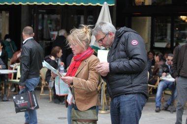 paris Caddesi üzerinde turist
