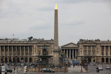 Dikilitaş Luksor, paris