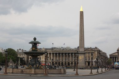 Dikilitaş Luksor, paris