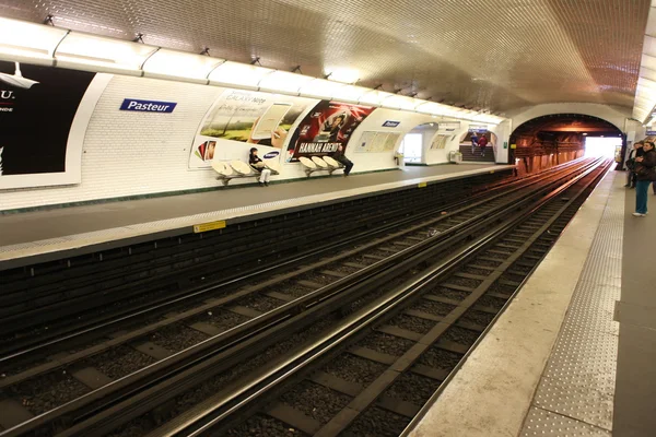 Vista interior do metro de Paris — Fotografia de Stock