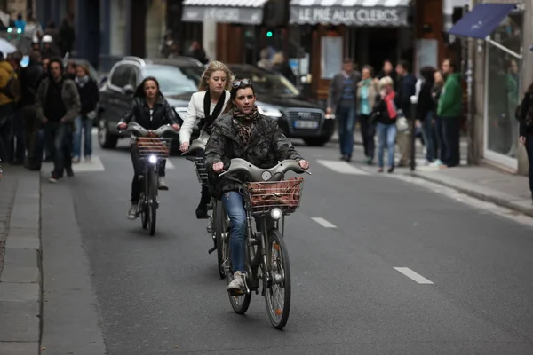 En la calle de Parise —  Fotos de Stock