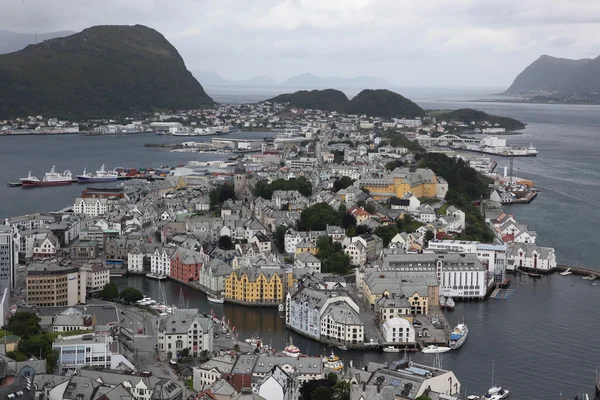 Vista desde arriba de la ciudad noruega — Foto de Stock