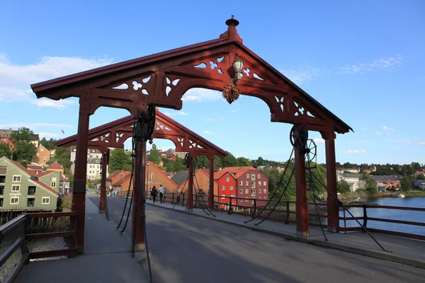 Stadsgezicht van trondheim, Noorwegen - het platform achtergrond — Stockfoto