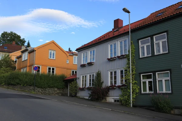 Schöne häuser in trondheim, norwegen — Stockfoto