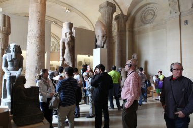 Louvre Müzesi