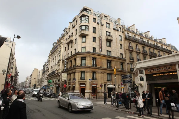 Parisinos y turistas en París, Francia — Foto de Stock