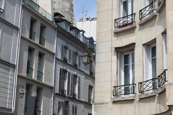 Будівля в Парижі — стокове фото
