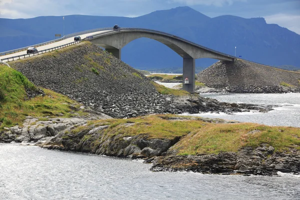 Norveç'te Atlantik yolda storseisundet Köprüsü — Stok fotoğraf