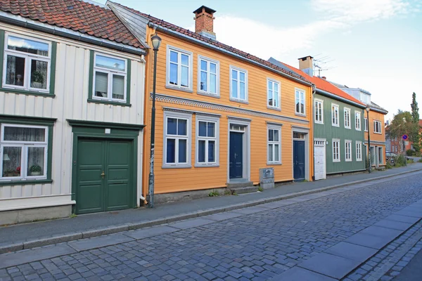 Casa de madeira velha em Trondheim, Noruega — Fotografia de Stock