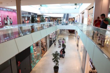 Barcelona alışveriş merkezi içinde