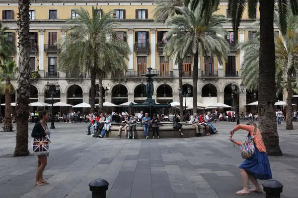 Barcelona turistler — Stok fotoğraf