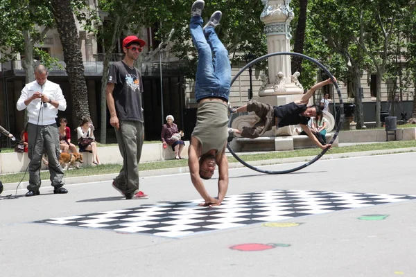 Pouliční cirkus v Barceloně, Španělsko — Stock fotografie