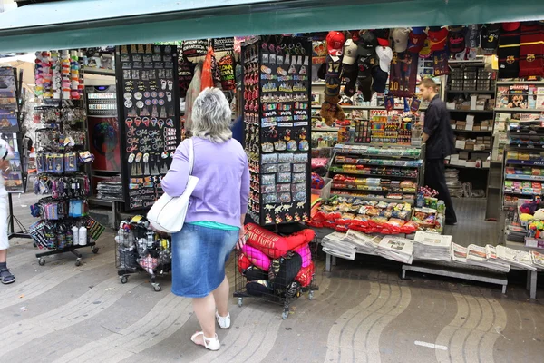 Turistiska gatorna i barcelona — Stockfoto