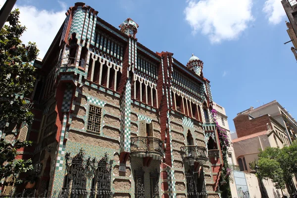 Famous Casa Vicens designed by Antoni Gaudi. Landmark in Barcelona, Spain. — Stock Photo, Image