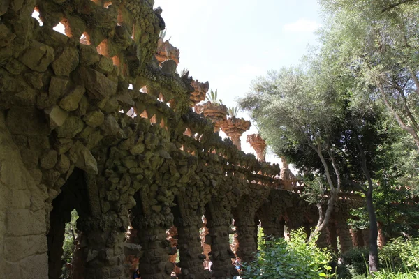 Park Güell Barcelonában, Spanyolország. — Stock Fotó