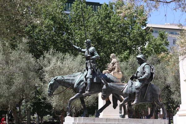 Madrid. Monumento a Cervantes, Don Quixote e Sancho Panza. Espanha — Fotografia de Stock