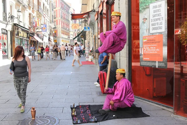 Palyaçolar sokakta Madrid — Stok fotoğraf