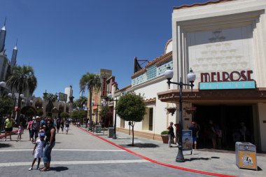 molrose Kasrı warner brothers Park. Madrid