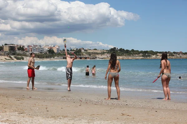 스페인의 해변에서 놀고 — 스톡 사진