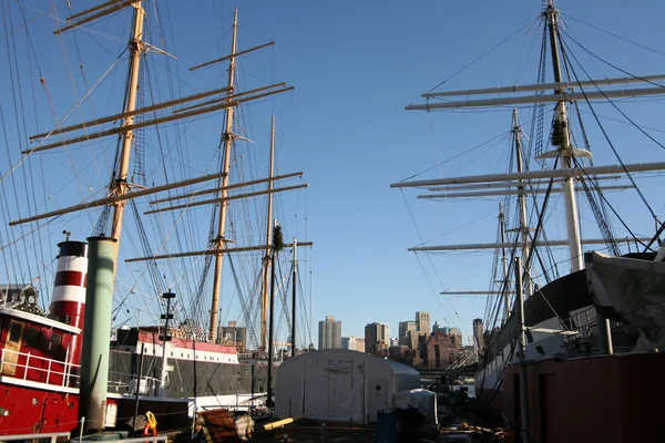 Ships at Manhattan bay — Stock Photo, Image