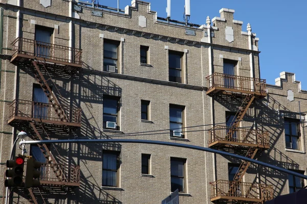 Edifício de apartamentos em Nova York — Fotografia de Stock