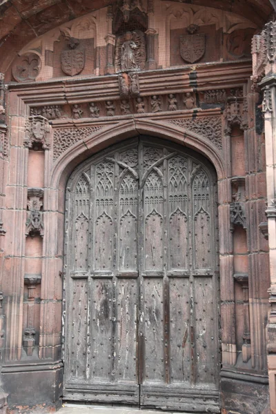 Del av exteriör inredning av chester cathedral, england — Stockfoto