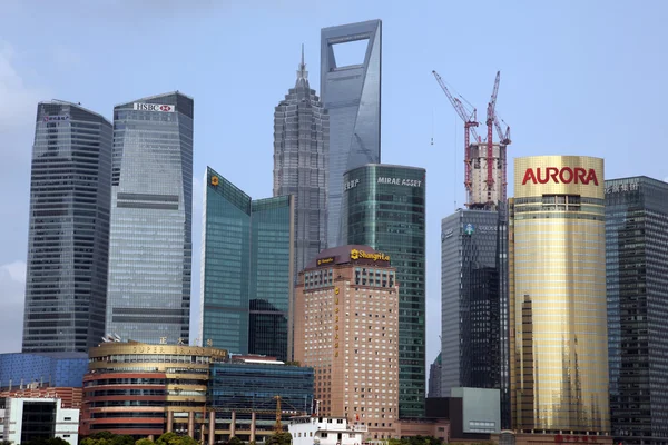 Shanghai - 15 juni: Shanghai Pudong skyline — Stockfoto