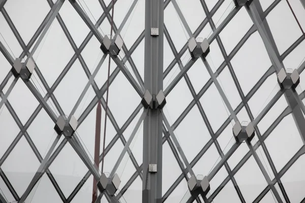 Staal en glas elementen van moderne brug in Londen — Stockfoto