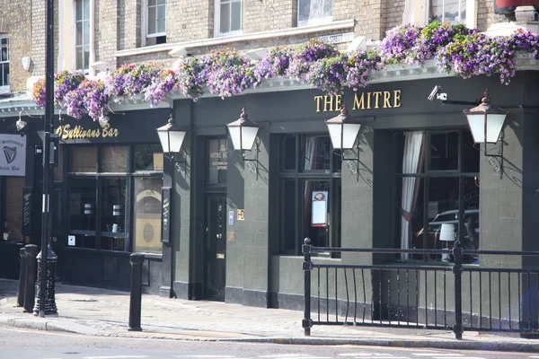 O antigo pub Mudlark em Londres, Reino Unido — Fotografia de Stock