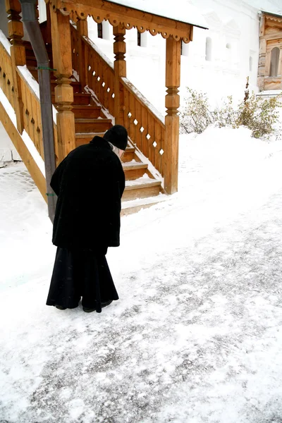 Priest came to monastery — Stock Photo, Image