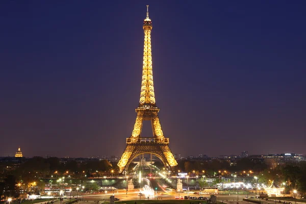 PARIS - 3 MAI : Vue sur Paris et la Tour Eiffel — Photo