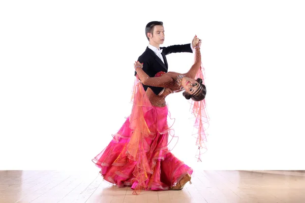 Latino elszigetelt fehér háttér a bálterem táncosok — Stock Fotó