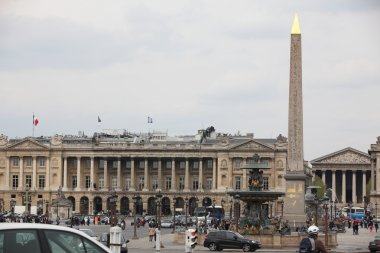 vatandaş ve çeşmeler ve Dikilitaş, turistik yer de la concorde