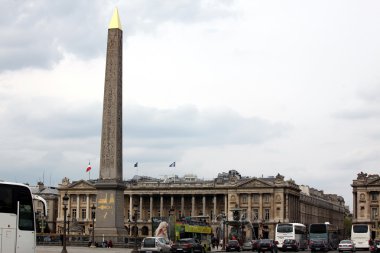 vatandaş ve çeşmeler ve Dikilitaş, turistik yer de la concorde