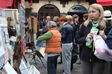 Genel ressam ve montmartre tepe üzerinde alıcı