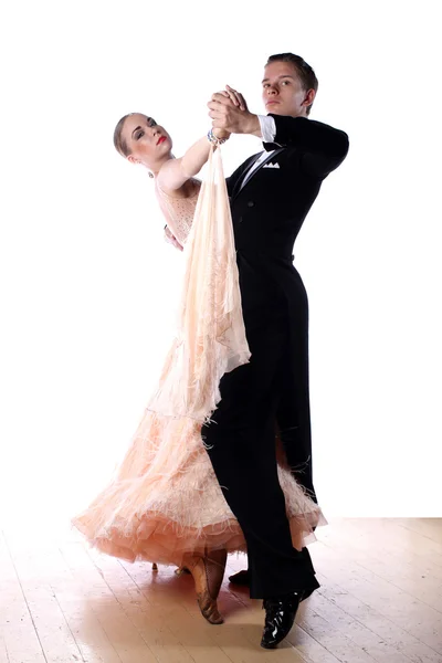 Ballerini in sala da ballo sullo sfondo bianco — Foto Stock