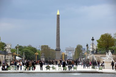 Luksor Dikilitaşı ve tuileries Garden zafer takı