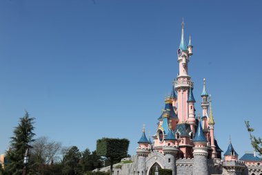 Yerel ve turizm ünlü disneyland Park