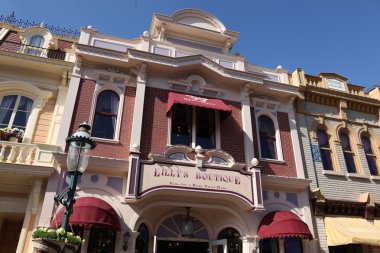 Paris - 29 Nisan: Yerel ve ünlü Disneyland Paris'te turizm