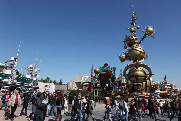 Local and Tourist in the famous Disneyland Park — Stock Photo, Image