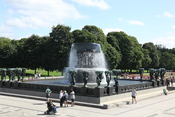 Standbeelden in vigeland park in oslo, Noorwegen — Stockfoto