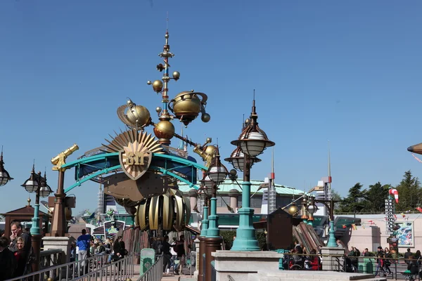 Locale e Turistico a Disneyland Park — Foto Stock