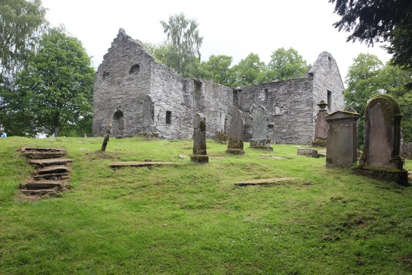 Antiguo cementerio gótico en Blair castillo — Foto de Stock